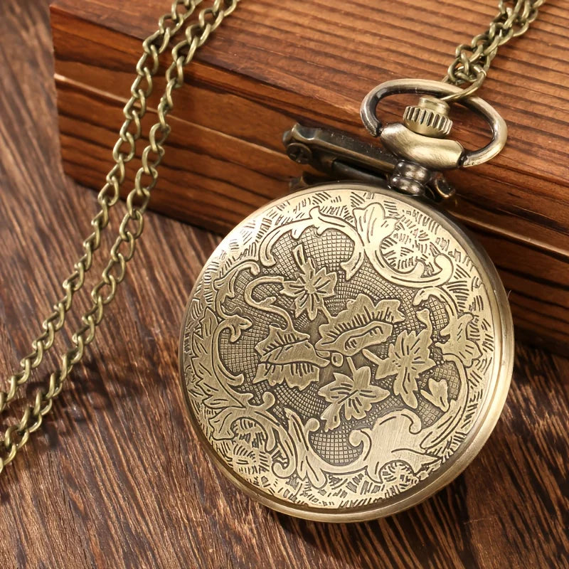 Vintage Bronze Elk Wild Animal Engraved Quartz Pocket Watch Vintage Fashion Necklace Chain Watch Christmas Gift For Women Men