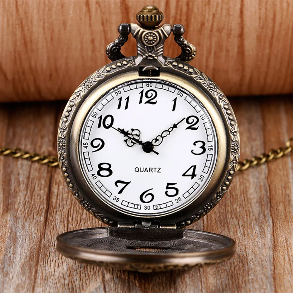 Retro Bronze Classic Exquisite Eiffel Tower Necklace Pendant Pocket Watch Cool Clock Gift for Men Women Vintage Watches
