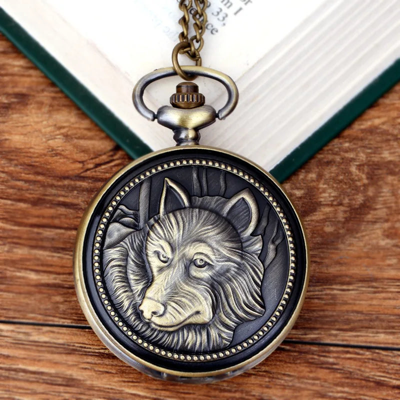 Retro Wolf Dog Pendant Quartz Pocket Watch Men Fans Souvenir Gifts with 80cm Neck Chain Gift Watch