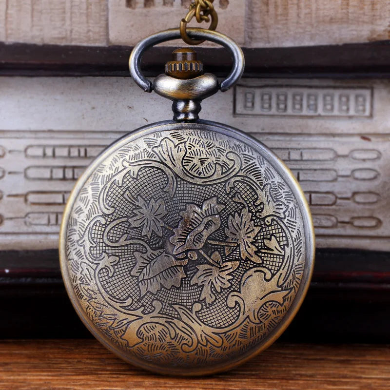 Retro Wolf Dog Pendant Quartz Pocket Watch Men Fans Souvenir Gifts with 80cm Neck Chain Gift Watch