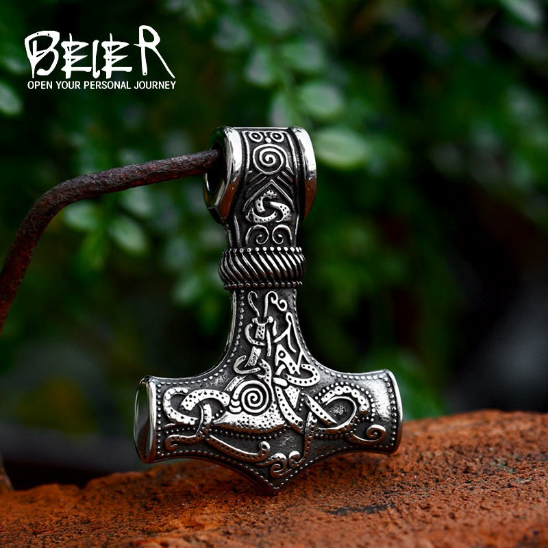 Stainless Steel Thor's Hammer Necklace Pendant, European and American Retro Viking Rune Titanium Steel Pendant
