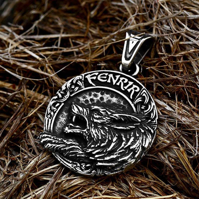 New Stainless Steel Relief Wolf Head Pendant Viking Odin Compass Letter Titanium Steel Jewelry
