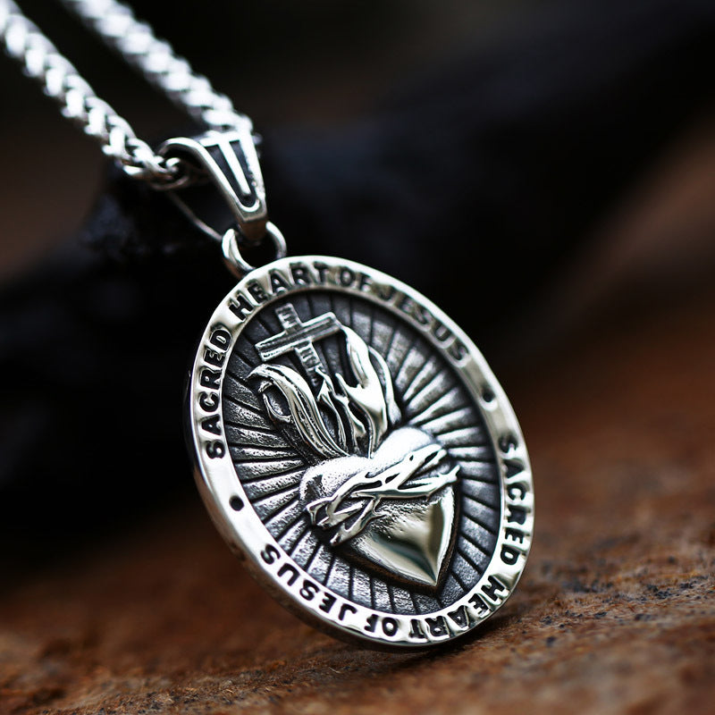 New Personalized Simple Letter Titanium Steel Pendant Wholesale Retro Heart-shaped Stainless Steel Necklace Accessories