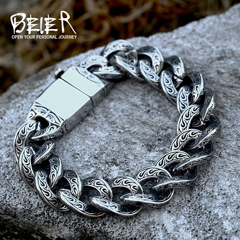 Stainless steel engraved pattern fashion bracelet, European and American retro creative and unique jewelry.