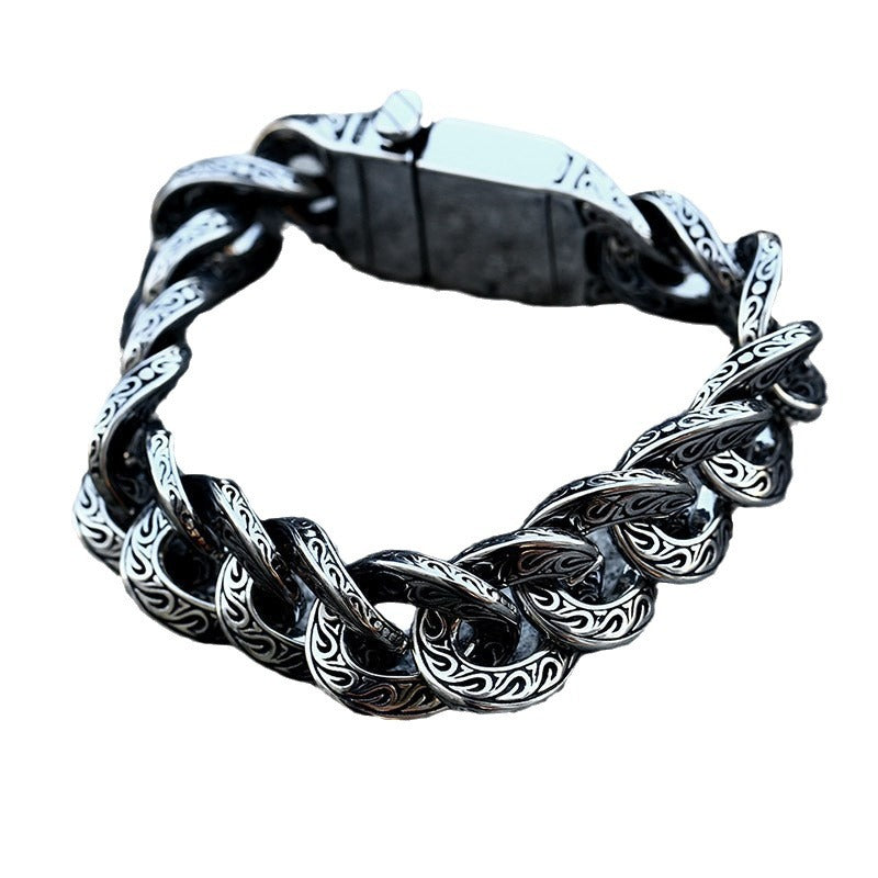 Stainless steel engraved pattern fashion bracelet, European and American retro creative and unique jewelry.