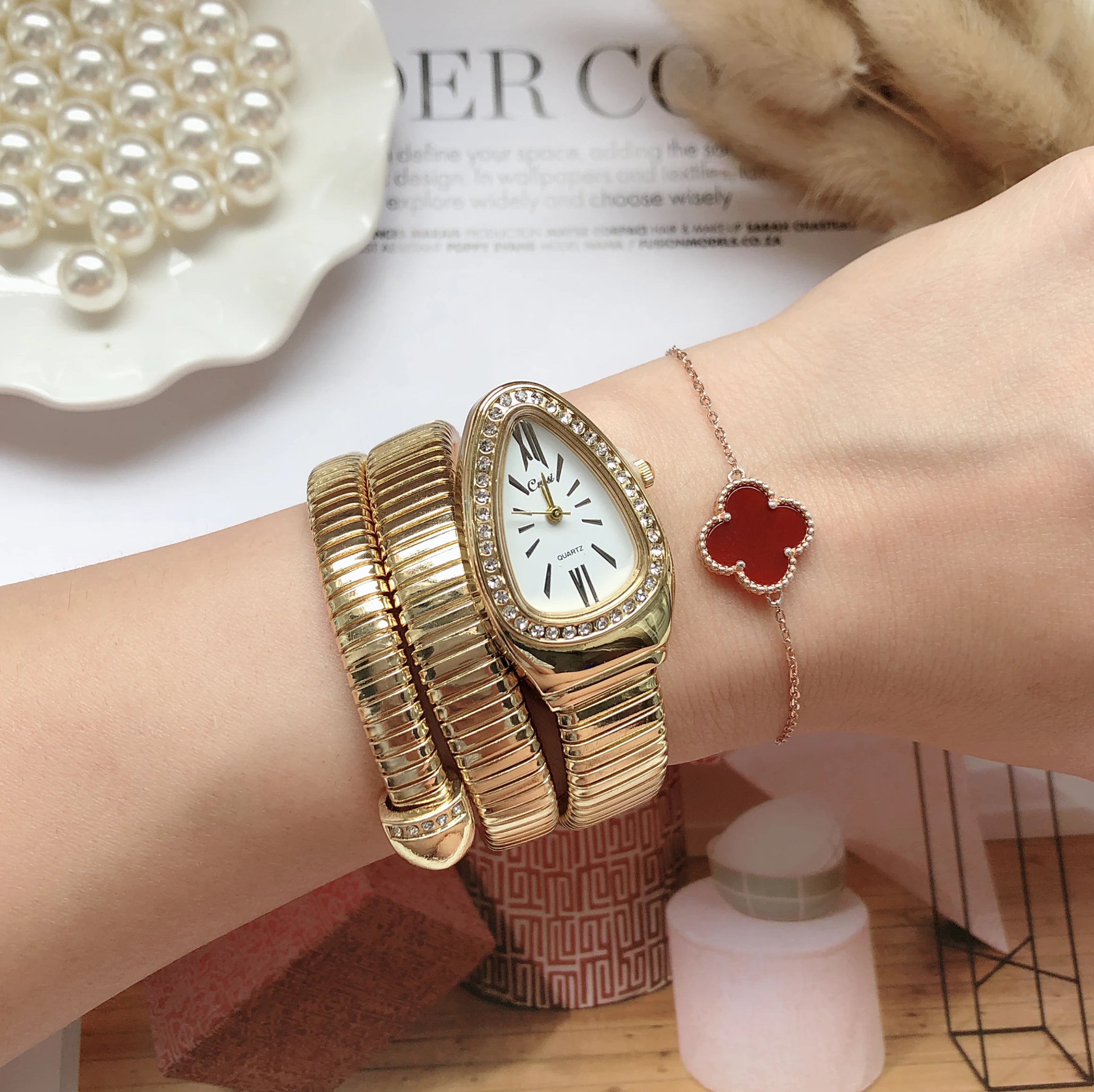 Snake Watch Women's Quartz Bracelet Fashion Gold Ladies Watches Clock reloj mujer montre femme relogio Luxury Ladies Wristwatch