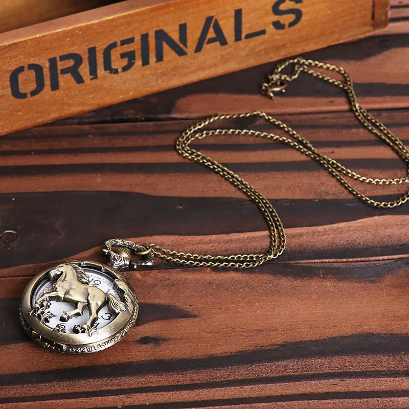 Vintage Bronze Hollow Horse Design Quartz Pocket Watch Necklace Clock Gifts Fashion Men Women Exquisite Retro Watches Relogios