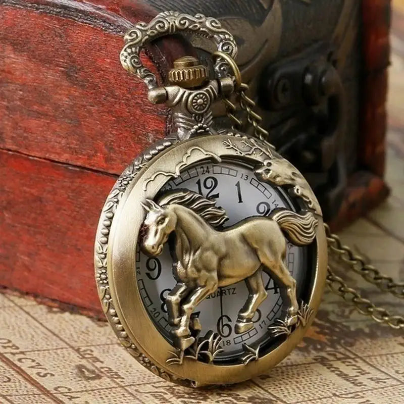 Bronze Hollow Horse Design Quartz Pocket Watch Vintage Necklace Gifts Fashion New Men Women Exquisite Retro Watches Relogios