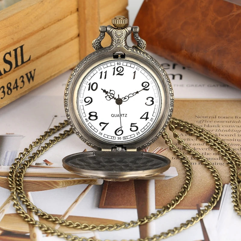 Vintage Bronze Bronze Exquisite Fire Fighter Display Quartz Pocket Watch Chain Embossed Design Necklace Pendant Souvenir Clock